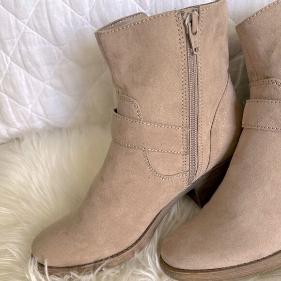 Dolce Vitta Boots  - Picture 3 of 5